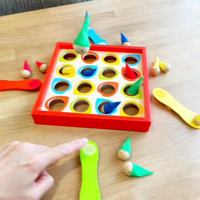 ボードゲーム、こびとさんジャンプ!!